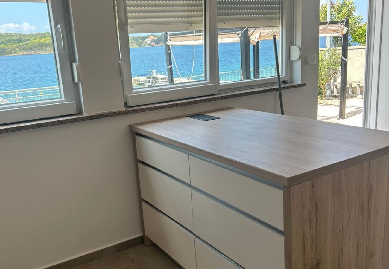 Ferienwohnung in Supetarska Draga - Sunset Apartment mit herrlichem Meerblick