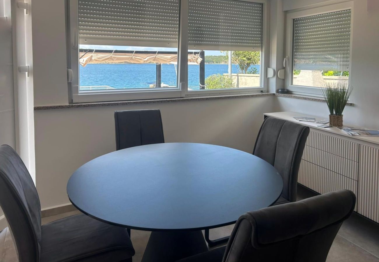 Ferienwohnung in Supetarska Draga - Sunset Apartment mit herrlichem Meerblick