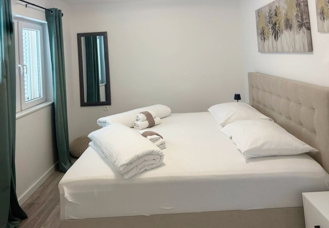 Ferienwohnung in Supetarska Draga - Sunset Apartment mit herrlichem Meerblick