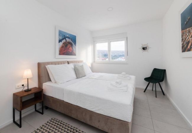 Villa in Pag - Villa Belveder I – Haus mit vier Schlafzimmern und Außenpool Villa in Pag - Villa Belveder I – Haus mit vier Schlafzimmern und Außenpool