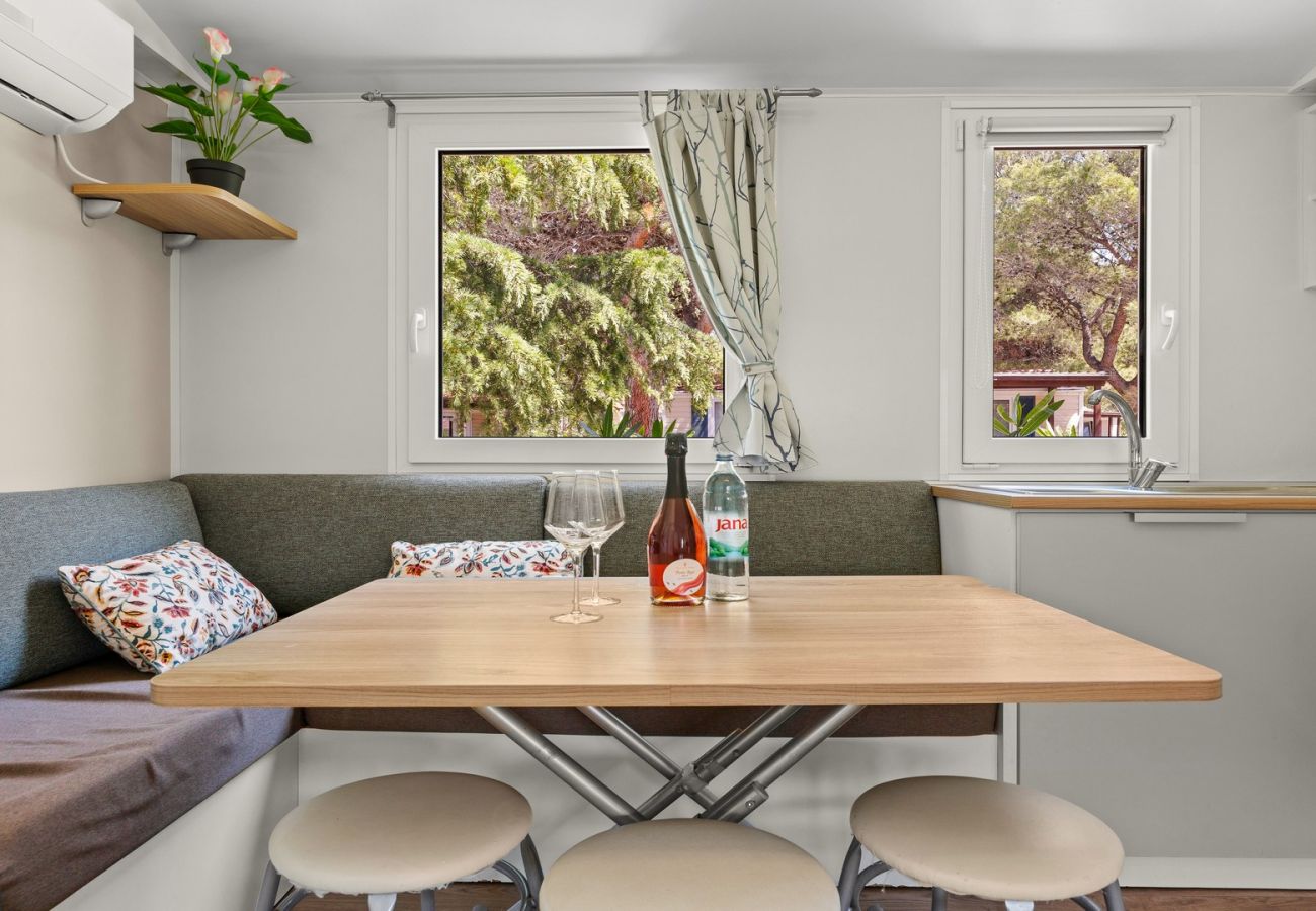Wohnmobil in Šibenik - Resort-Mobilheim – drei Schlafzimmer