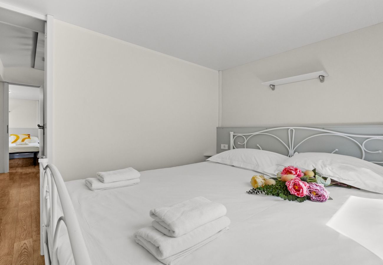Wohnmobil in Šibenik - Resort-Mobilheim – drei Schlafzimmer