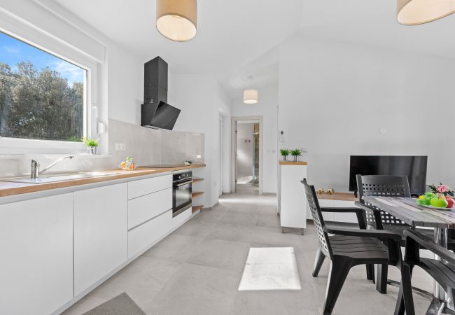 Ferienwohnung in Peroj - Barbariga Familien Strandparadies 1 Ferienwohnung in Peroj - Barbariga Familien Strandparadies 1