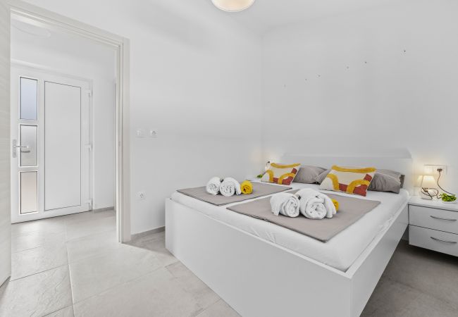 Ferienwohnung in Peroj - Barbariga Familien Strandparadies 1 Ferienwohnung in Peroj - Barbariga Familien Strandparadies 1