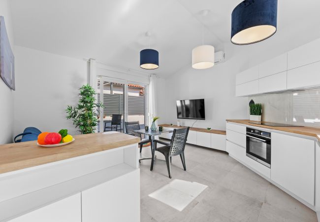 Ferienwohnung in Peroj - Barbariga Sommer Strandparadies 2 Ferienwohnung in Peroj - Barbariga Sommer Strandparadies 2