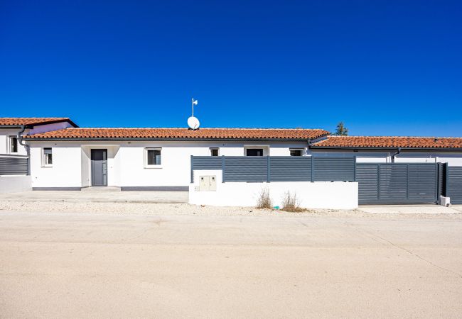 Ferienwohnung in Peroj - Barbariga Sommer Strandparadies 2 Ferienwohnung in Peroj - Barbariga Sommer Strandparadies 2