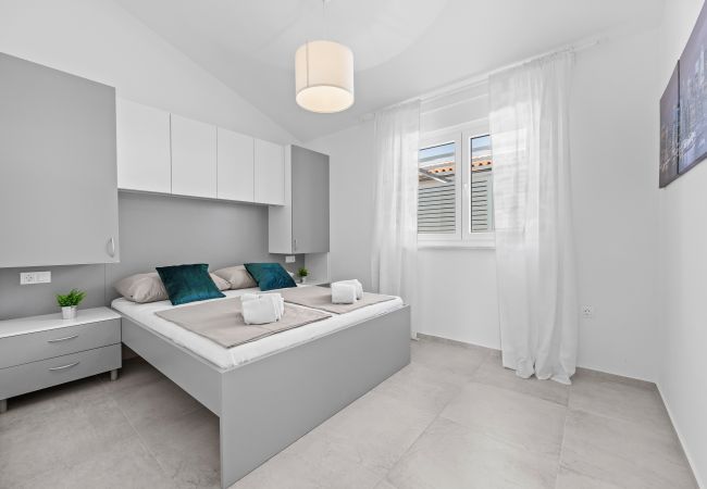 Ferienwohnung in Peroj - Barbariga Sommer Strandparadies 2 Ferienwohnung in Peroj - Barbariga Sommer Strandparadies 2