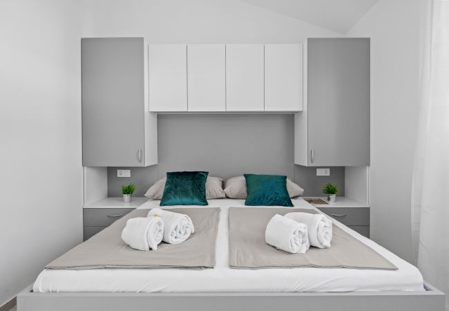 Ferienwohnung in Peroj - Barbariga Sommer Strandparadies 2 Ferienwohnung in Peroj - Barbariga Sommer Strandparadies 2