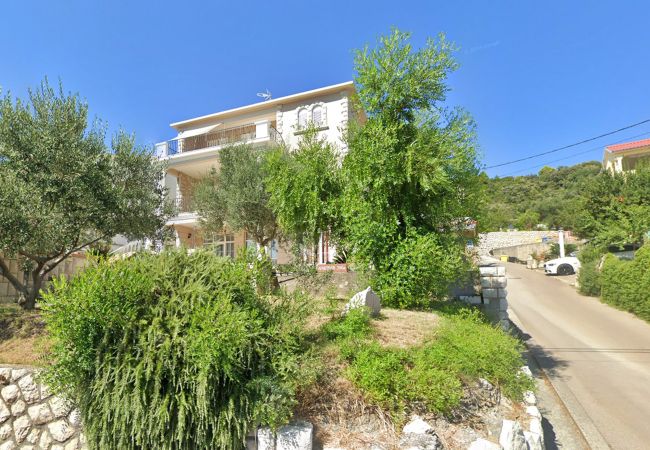 Ferienwohnung in Rab - Familienapartment Una am Meer  Ferienwohnung in Rab - Familienapartment Una am Meer