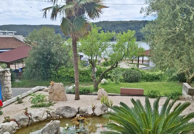 Ferienwohnung in Rab - Familienapartment Una am Meer  Ferienwohnung in Rab - Familienapartment Una am Meer