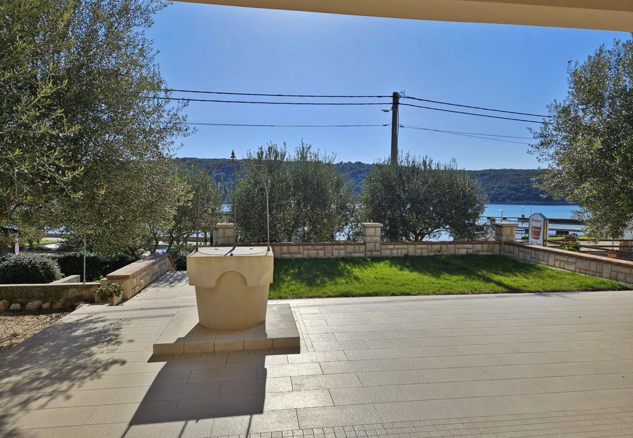 Ferienwohnung in Rab - Familienapartment Una am Meer 