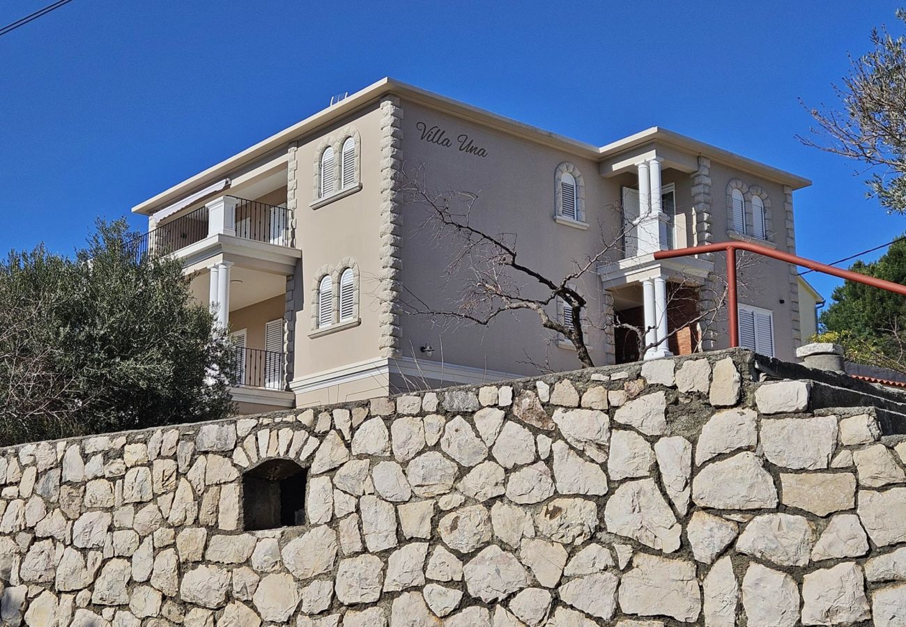 Ferienwohnung in Rab - Familienapartment Una am Meer 