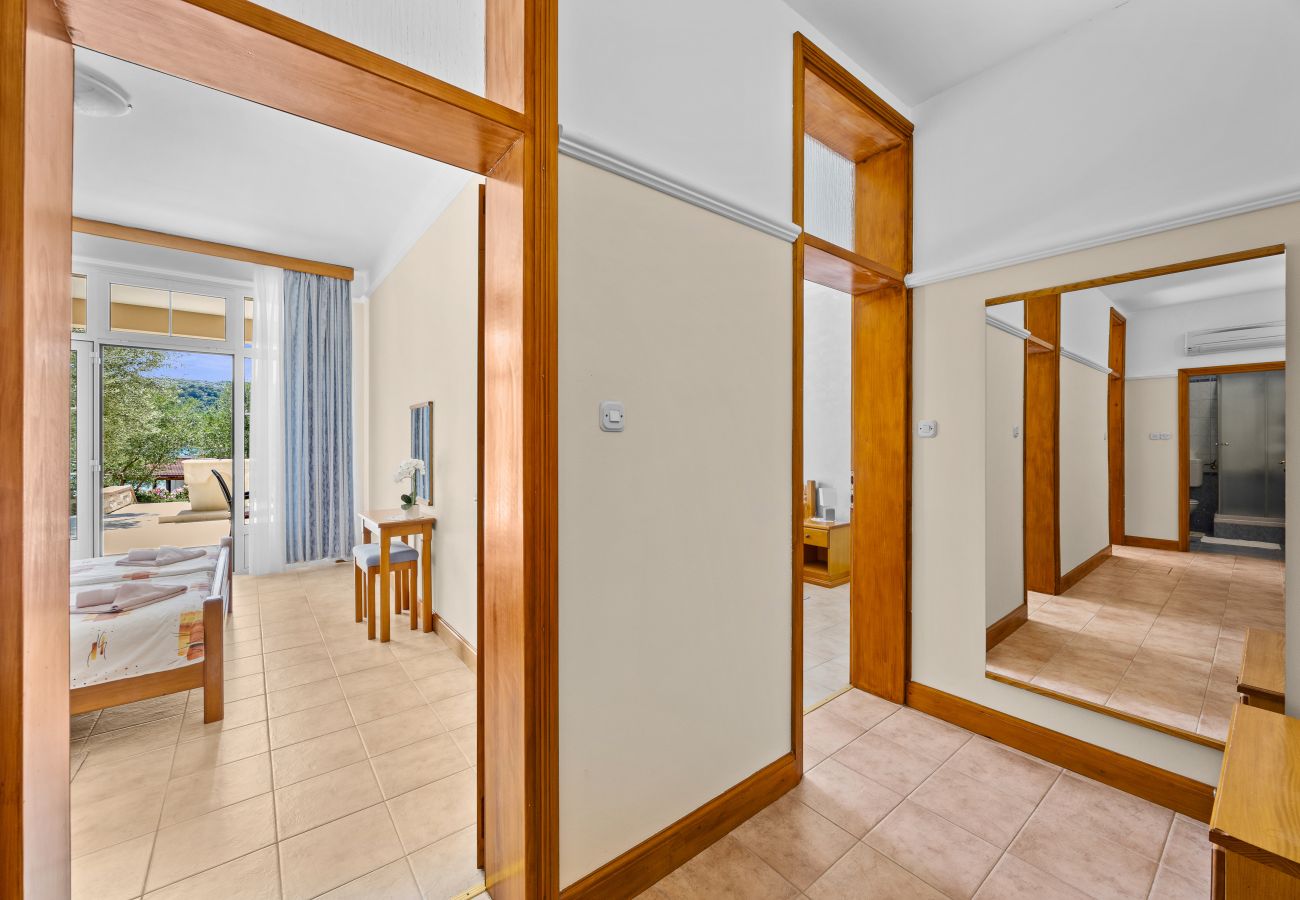 Ferienwohnung in Rab - Familienapartment Una am Meer 