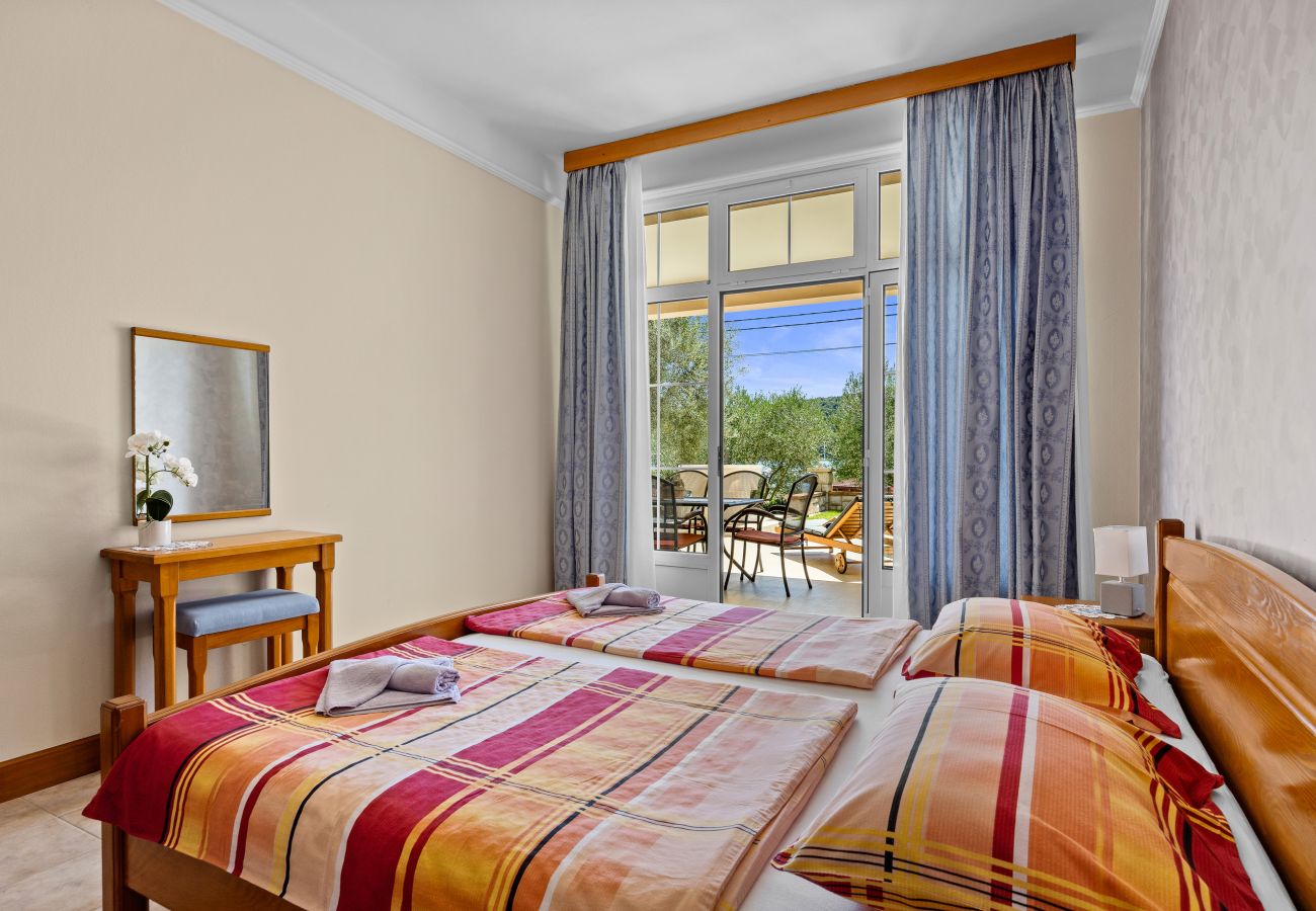 Ferienwohnung in Rab - Familienapartment Una am Meer 
