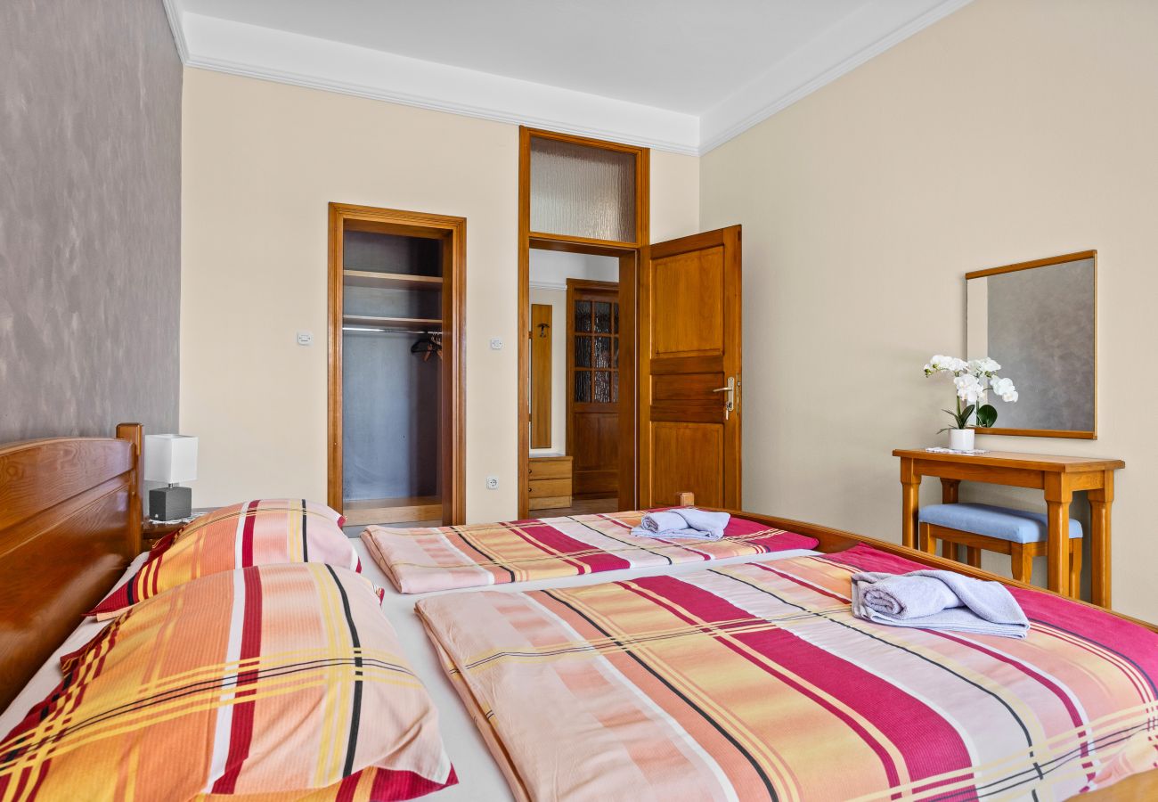 Ferienwohnung in Rab - Familienapartment Una am Meer 