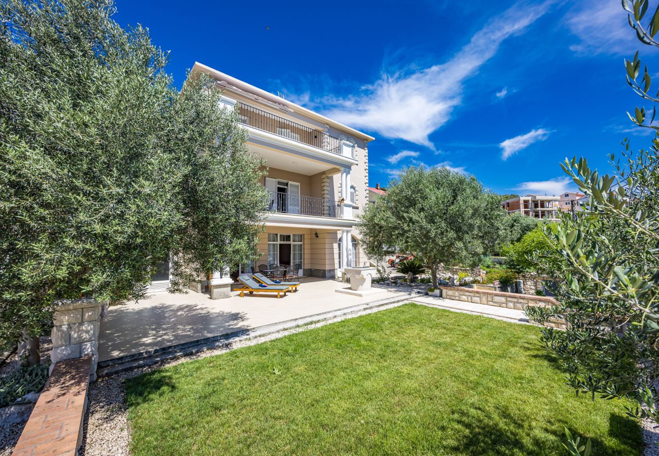 Ferienwohnung in Rab - Familienapartment Una am Meer 