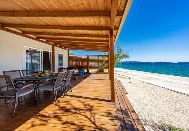 Mobile home in Šibenik - Resort Deluxe Mobilheim (6+1) direkt am Strand Mobile home in Šibenik - Resort Deluxe Mobilheim (6+1) direkt am Strand