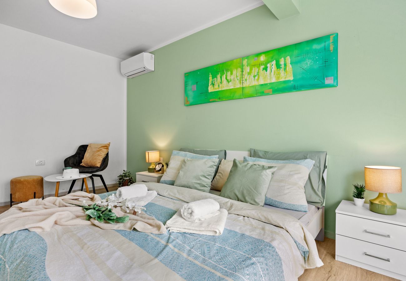 Villa in Šišan - Villa für 10 Personen mit Pool, Grill, Billard