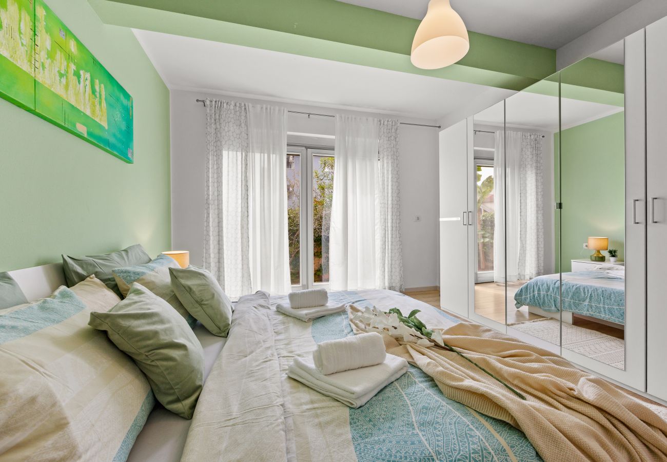 Villa in Šišan - Villa für 10 Personen mit Pool, Grill, Billard