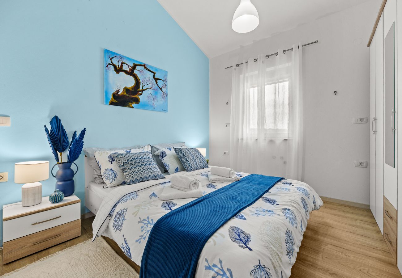 Villa in Šišan - Villa für 10 Personen mit Pool, Grill, Billard
