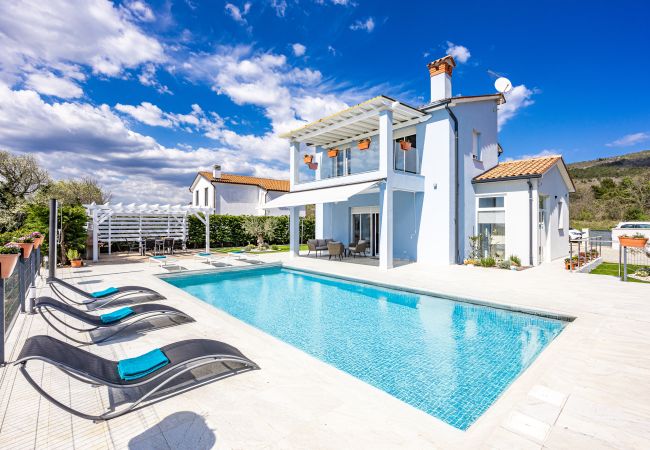 Villa in Diminici - Moderne Villa Novek mit Pool und Meerblick Villa in Diminici - Moderne Villa Novek mit Pool und Meerblick