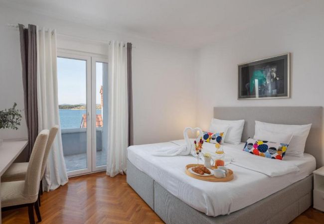 Villa in Grebaštica - Villa Nensi - Haus mit sechs Schlafzimmern und einem Swimmingpool Villa in Grebaštica - Villa Nensi - Haus mit sechs Schlafzimmern und einem Swimmingpool