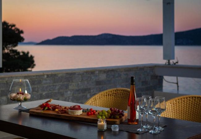 Villa in Grebaštica - Villa Nensi - Haus mit sechs Schlafzimmern und einem Swimmingpool Villa in Grebaštica - Villa Nensi - Haus mit sechs Schlafzimmern und einem Swimmingpool