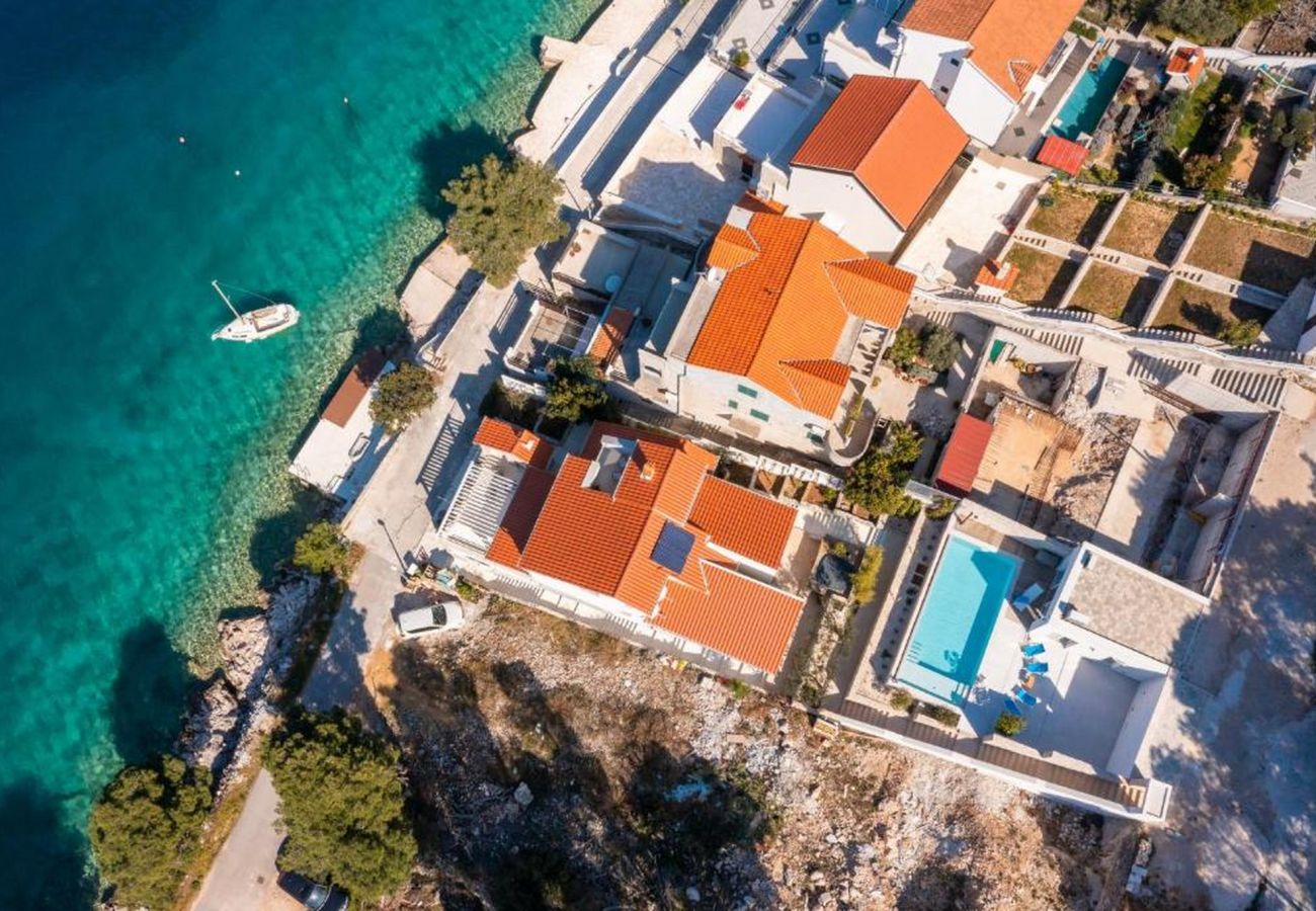 Villa in Grebaštica - Villa Nensi - Haus mit fünf Schlafzimmern und einem Swimmingpool