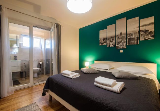 Ferienhaus in Policnik - Villa Marija - Charmantes Haus mit drei Schlafzimmern und Pool Ferienhaus in Policnik - Villa Marija - Charmantes Haus mit drei Schlafzimmern und Pool