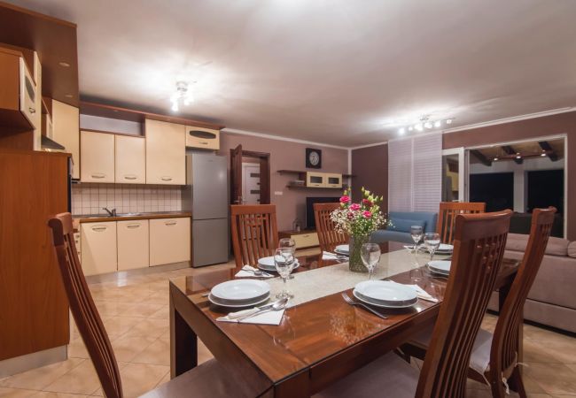 Ferienhaus in Policnik - Villa Marija - Charmantes Haus mit drei Schlafzimmern und Pool Ferienhaus in Policnik - Villa Marija - Charmantes Haus mit drei Schlafzimmern und Pool