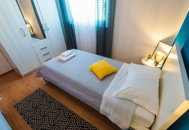 Ferienhaus in Policnik - Villa Marija - Charmantes Haus mit drei Schlafzimmern und Pool Ferienhaus in Policnik - Villa Marija - Charmantes Haus mit drei Schlafzimmern und Pool