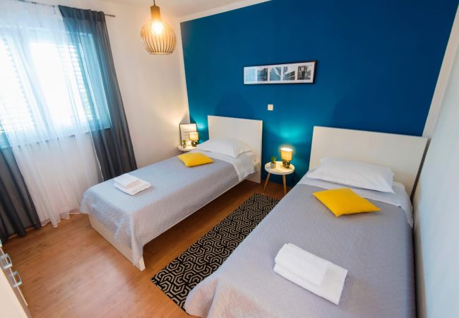 Ferienhaus in Policnik - Villa Marija - Charmantes Haus mit drei Schlafzimmern und Pool Ferienhaus in Policnik - Villa Marija - Charmantes Haus mit drei Schlafzimmern und Pool