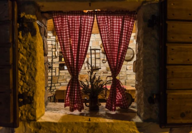 Ferienhaus in Policnik - Villa Marija - Charmantes Haus mit drei Schlafzimmern und Pool Ferienhaus in Policnik - Villa Marija - Charmantes Haus mit drei Schlafzimmern und Pool