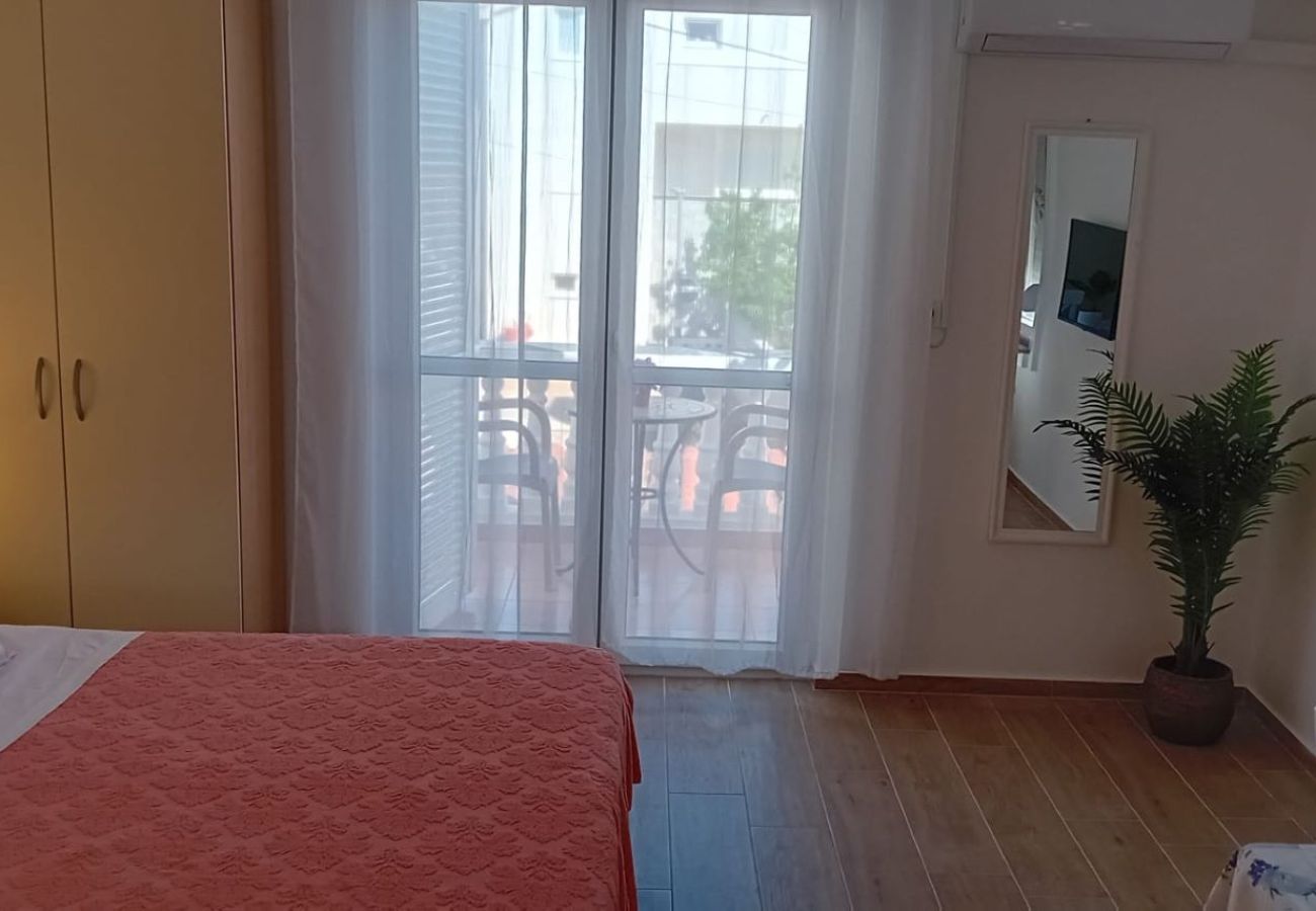 Studio in Tribunj - Ferienwohnungen Alaga - Studio D