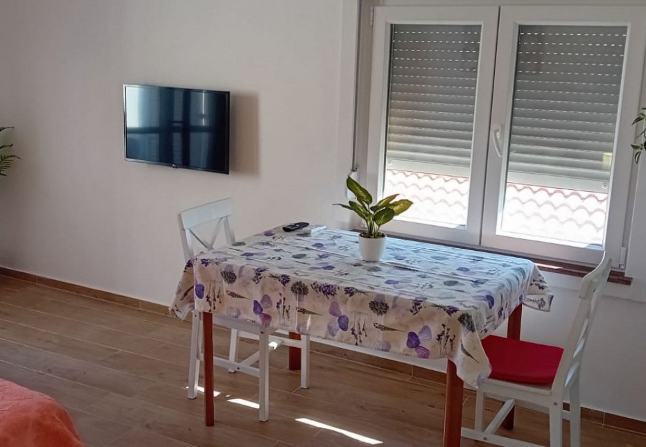 Studio in Tribunj - Ferienwohnungen Alaga - Studio D