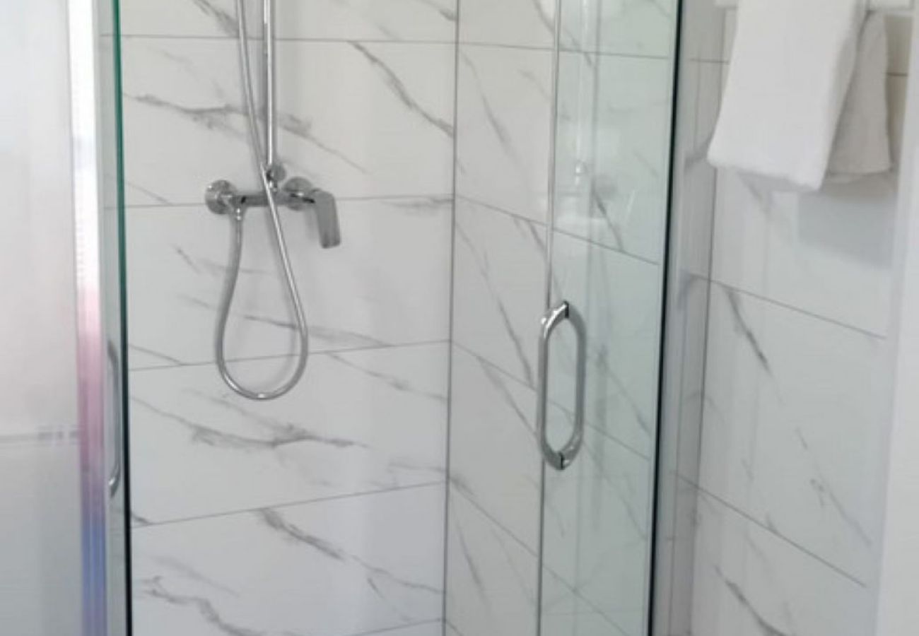 Studio in Tribunj - Ferienwohnungen Alaga - Studio D