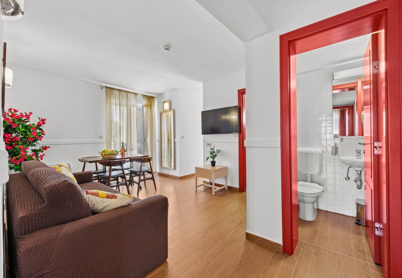 Ferienwohnung in Šibenik - Resort Apartment A2 (3+2) 2