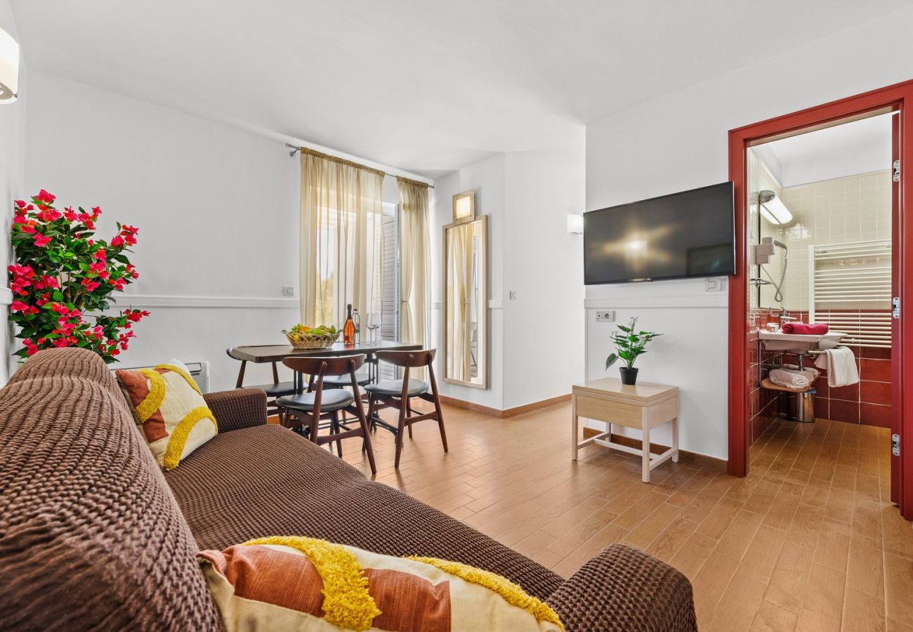 Ferienwohnung in Šibenik - Resort Apartment A2 (3+2) 2