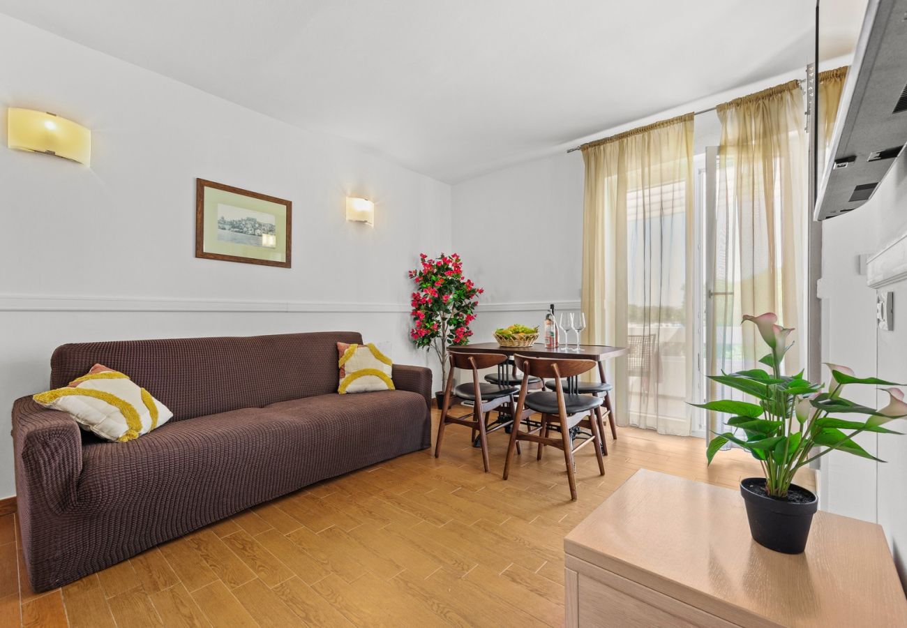 Ferienwohnung in Šibenik - Resort Apartment A2 (3+2) 2