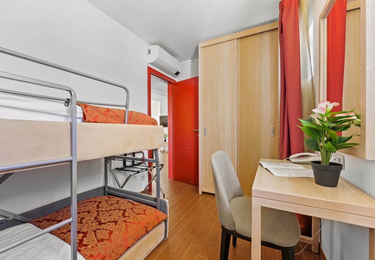 Ferienwohnung in Šibenik - Resort Apartment A2 (3+2) 2