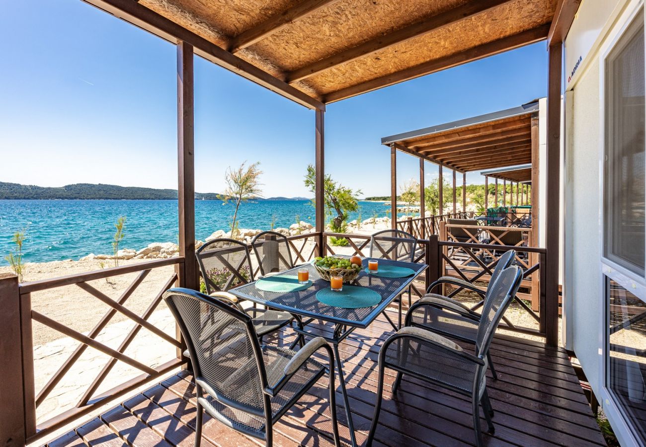 Wohnmobil in Šibenik - Resort Premium Mobile Home (4+1) Beachfront 2