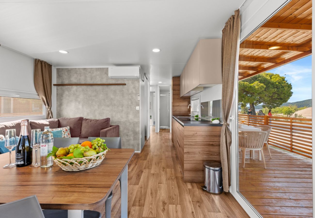 Wohnmobil in Šibenik - Resort Luxury Mobile Home (4+1) view Marina 2