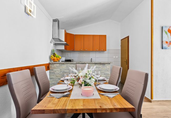 Ferienhaus in Pula - Ferienhaus Mario mit privatem Pool Ferienhaus in Pula - Ferienhaus Mario mit privatem Pool