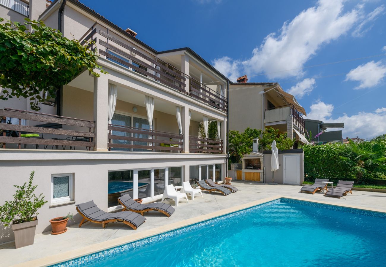 Ferienwohnung in Pula - Stadtapartment am Pool - Jana - Monte Magno Pula