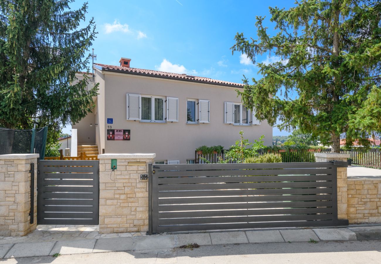 Ferienwohnung in Pula - Stadtapartment am Pool - Jana - Monte Magno Pula