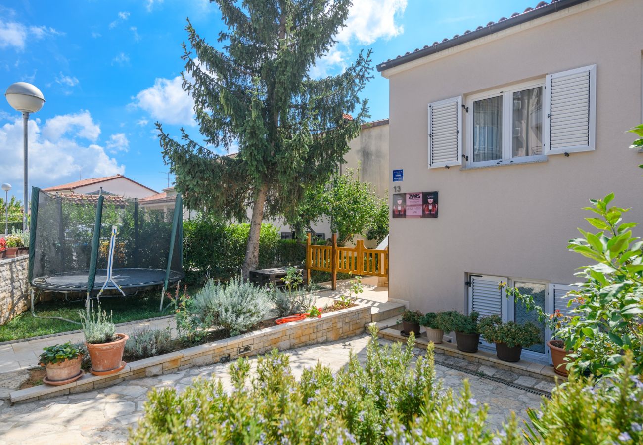Ferienwohnung in Pula - Stadtapartment am Pool - Jana - Monte Magno Pula