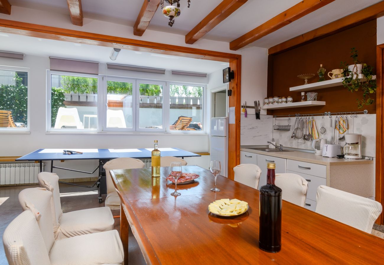 Ferienwohnung in Pula - Stadtapartment am Pool - Jana - Monte Magno Pula