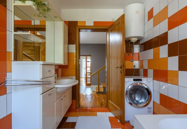 Ferienwohnung in Pula - Gemütliches Apartment Luka mit Gemeinschaftspool Ferienwohnung in Pula - Gemütliches Apartment Luka mit Gemeinschaftspool