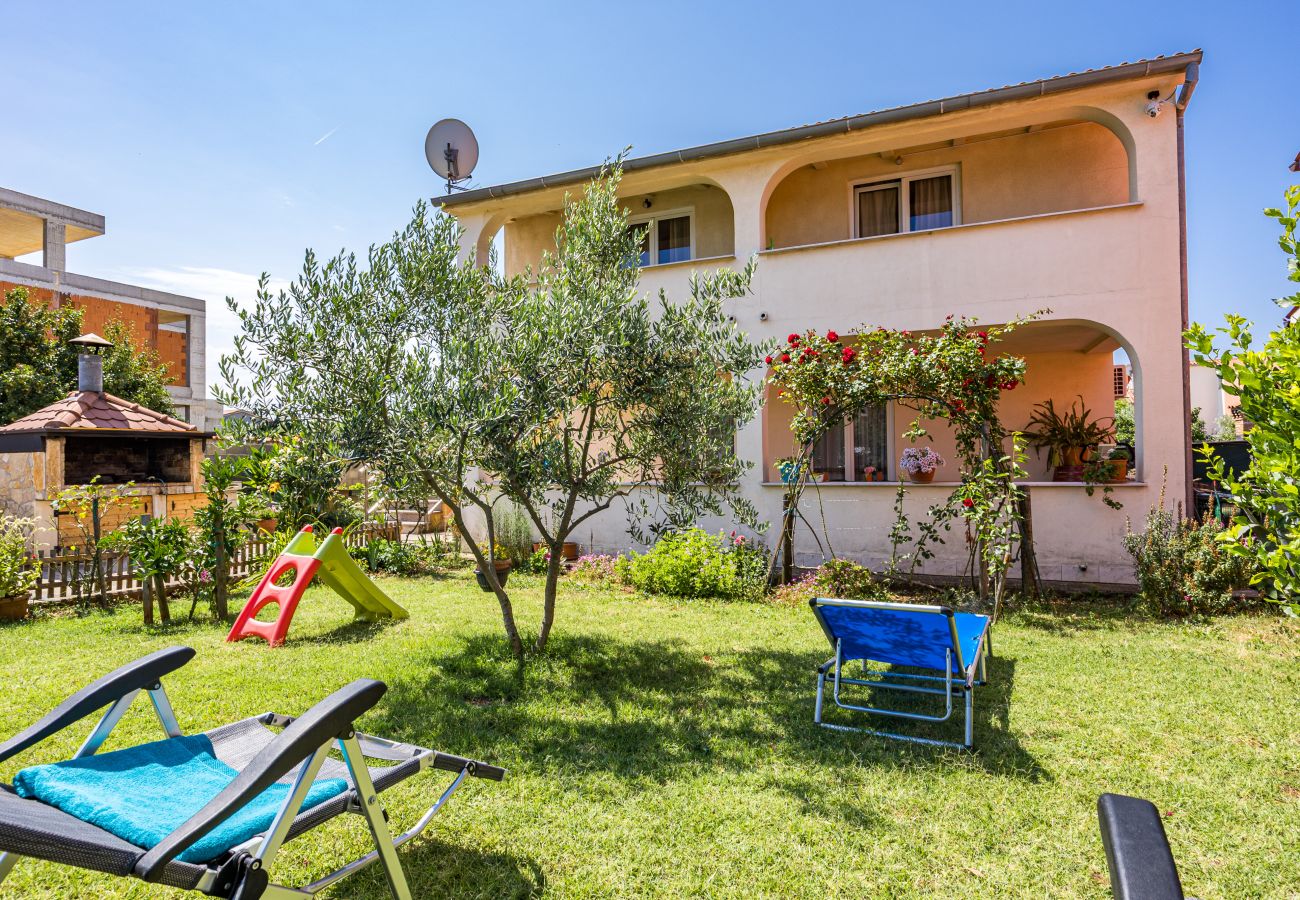 Ferienwohnung in Galižana - Apartment Vito mit Balkon
