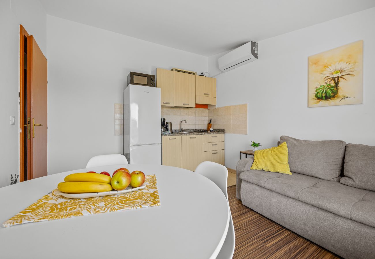 Ferienwohnung in Galižana - Apartment Vito mit Balkon
